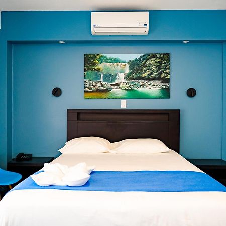 Hotel Luckys San Isidro De El General エクステリア 写真