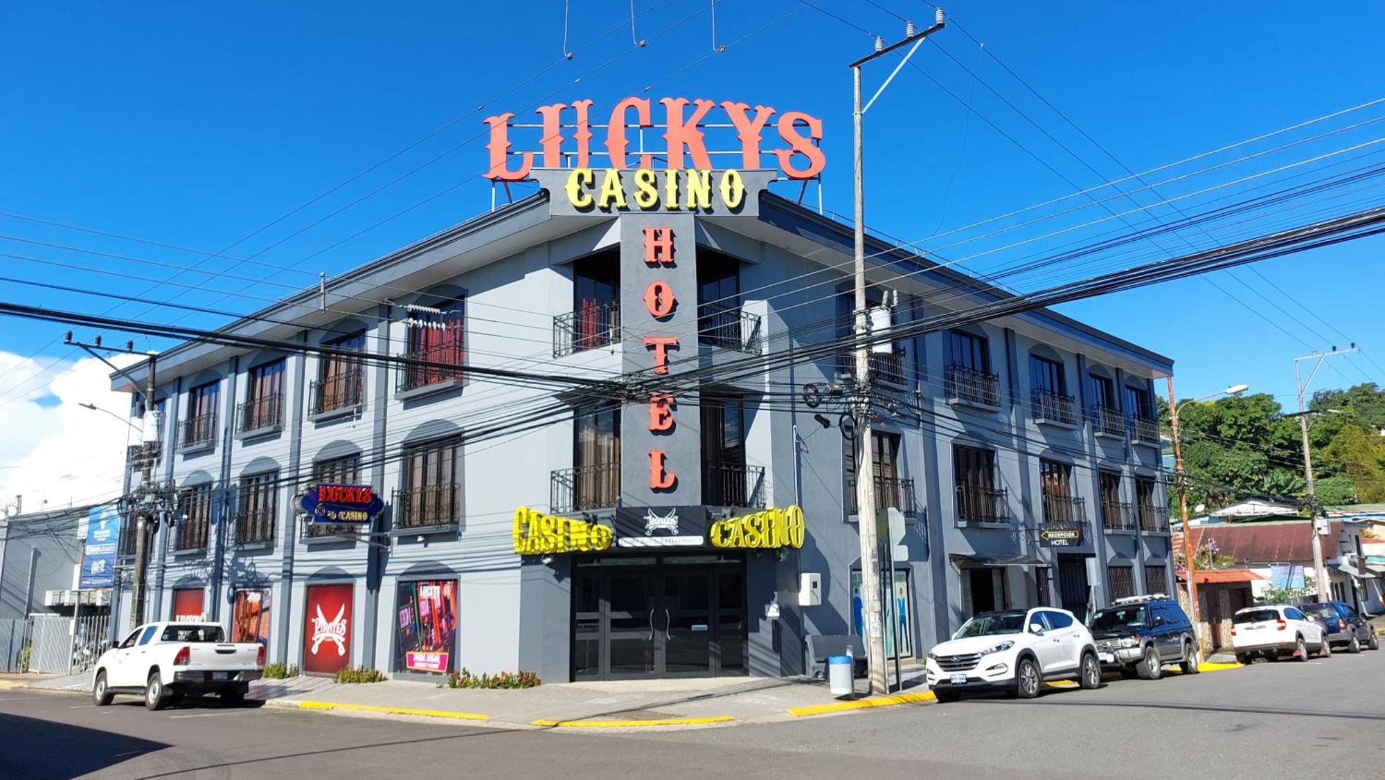 Hotel Luckys San Isidro De El General エクステリア 写真