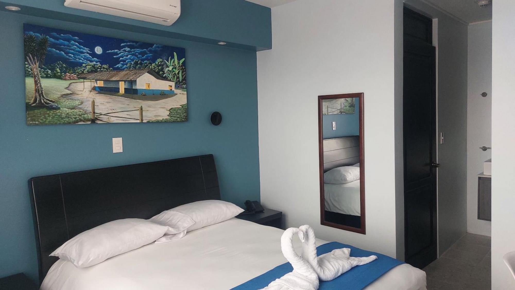 Hotel Luckys San Isidro De El General エクステリア 写真
