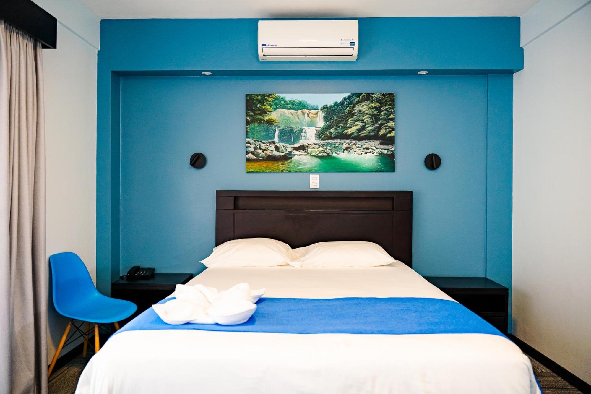 Hotel Luckys San Isidro De El General エクステリア 写真